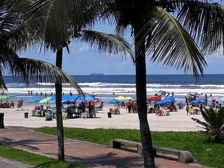Frente Mar Piscina Churrasqueira Wifi Garagem Portaria 24Hs Leilighet Solemar Eksteriør bilde